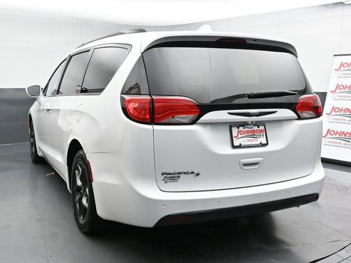 2020 Chrysler Pacifica Touring-L Plus