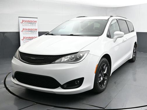 2020 Chrysler Pacifica Touring-L Plus