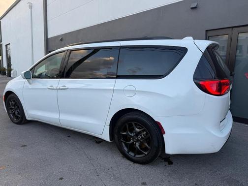 2020 Chrysler Pacifica Touring-L Plus