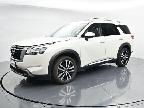 Pearl White Tricoat 2023 Nissan Pathfinder Platinum 4WD