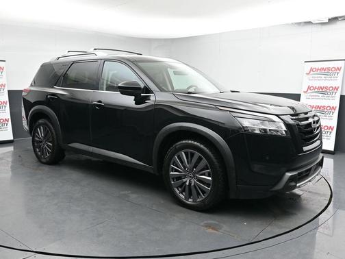 2023 Nissan Pathfinder SL 4WD