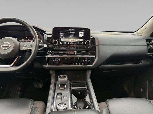 2023 Nissan Pathfinder SL 4WD