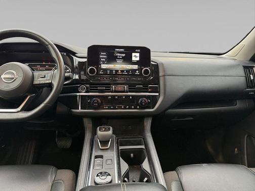 2023 Nissan Pathfinder SL 4WD
