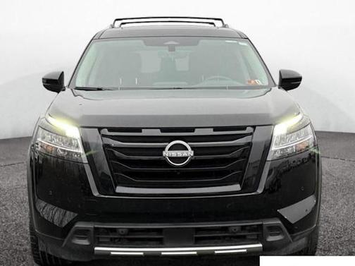 2023 Nissan Pathfinder SL 4WD