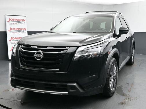 2023 Nissan Pathfinder SL 4WD
