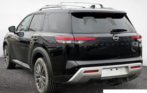 2023 Nissan Pathfinder SL 4WD