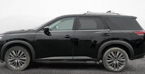 2023 Nissan Pathfinder SL 4WD