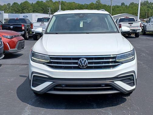 Pure White 2024 Volkswagen Tiguan 2.0T SE 4MOTION