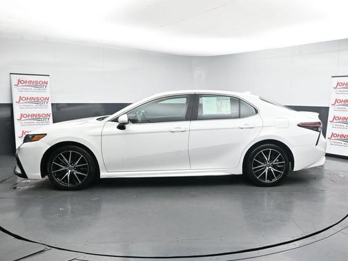 Ice Cap 2023 Toyota Camry SE