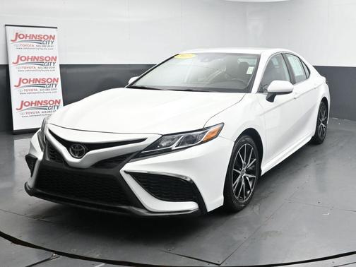 Ice Cap 2023 Toyota Camry SE