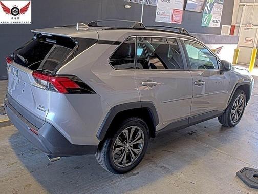 2022 Toyota RAV4 Hybrid XLE Premium