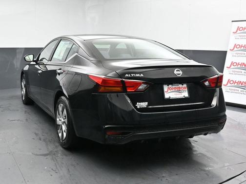 2022 Nissan Altima S FWD