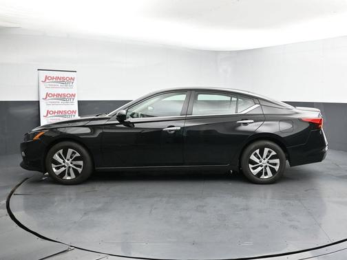 2022 Nissan Altima S FWD
