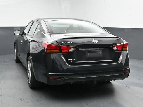 2022 Nissan Altima S FWD