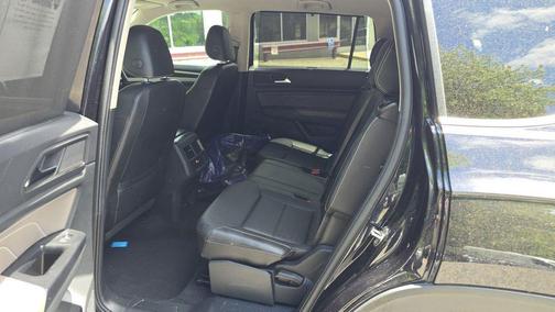 Deep Black Pearl 2021 Volkswagen Atlas 3.6L SE w/Technology