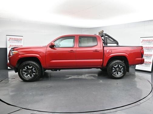 Barcelona Red Metallic 2022 Toyota Tacoma SR