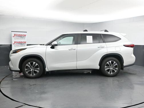 Wind Chill Pearl 2023 Toyota Highlander XLE