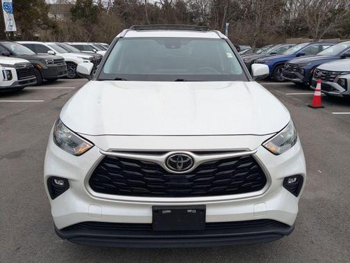 Wind Chill Pearl 2023 Toyota Highlander XLE