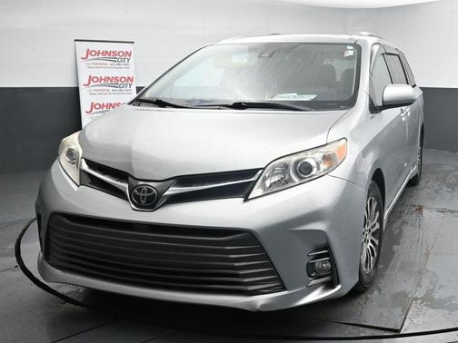 2019 Toyota Sienna SE