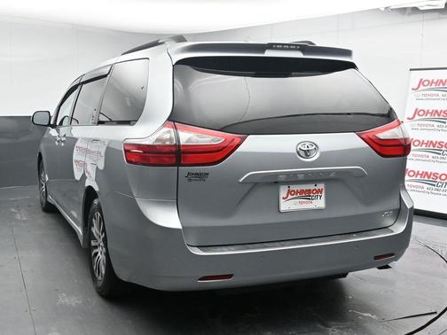 2019 Toyota Sienna XLE