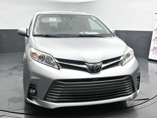 2019 Toyota Sienna SE