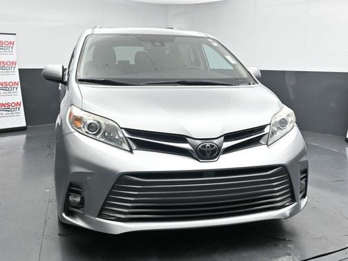 2019 Toyota Sienna XLE