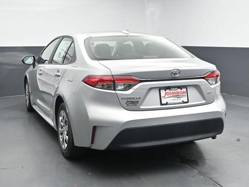Classic Silver Metallic 2024 Toyota Corolla LE