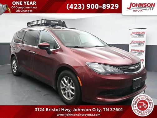 Velvet Red Pearlcoat 2021 Chrysler Voyager LXI