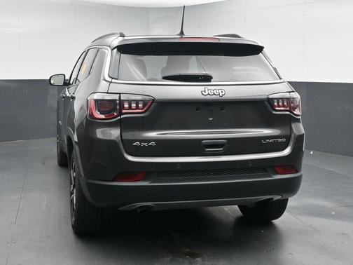 Granite Crystal Metallic Clearcoat 2023 Jeep Compass Limited