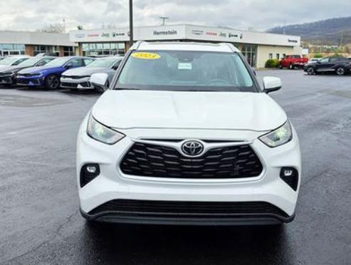 Wind Chill Pearl 2023 Toyota Highlander XLE