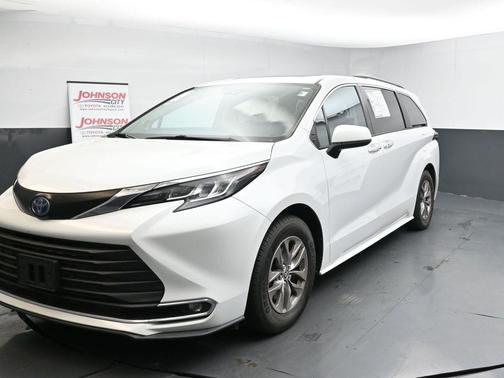 2022 Toyota Sienna XLE