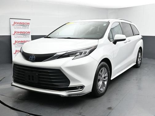 2022 Toyota Sienna XLE