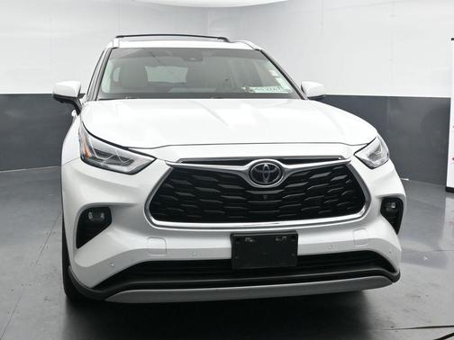 Wind Chill Pearl 2023 Toyota Highlander Platinum