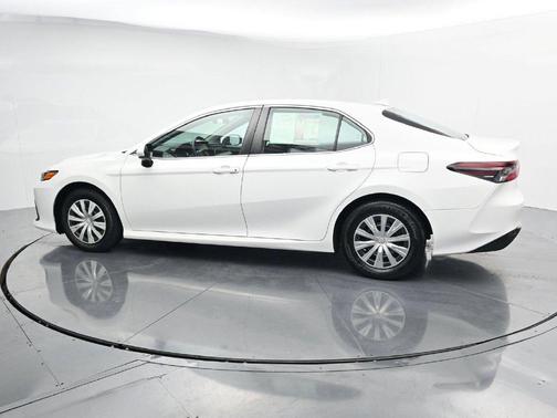 White 2022 Toyota Camry LE