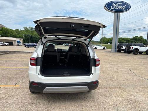 Platinum White Pearl 2024 Honda Pilot EX-L 7 Passenger