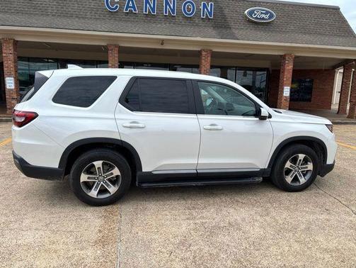 Platinum White Pearl 2024 Honda Pilot EX-L 7 Passenger