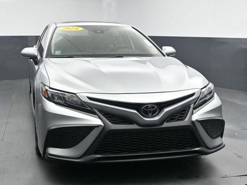 Celestial Silver Metallic 2024 Toyota Camry SE