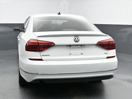 2019 Volkswagen Passat 2.0T Wolfsburg Edition