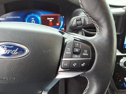 Star White Metallic Tri-Coat 2024 Ford Explorer ST