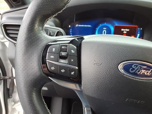 Star White Metallic Tri-Coat 2024 Ford Explorer ST