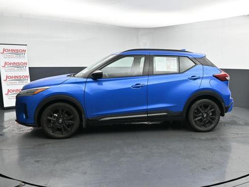 2023 Nissan Kicks SR