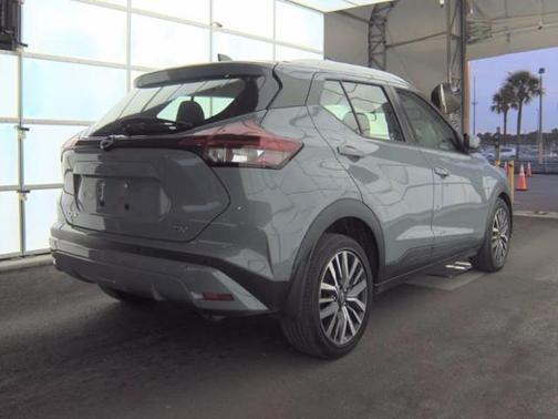 2022 Nissan Kicks SV