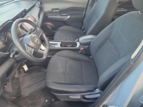 2022 Nissan Kicks SV