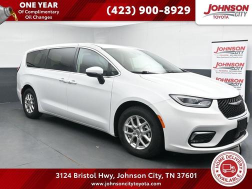 Bright White Clearcoat 2023 Chrysler Pacifica Touring L