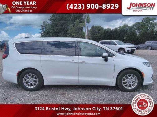 Bright White Clearcoat 2023 Chrysler Pacifica Touring L