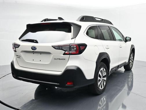 Crystal White Pearl 2024 Subaru Outback Premium