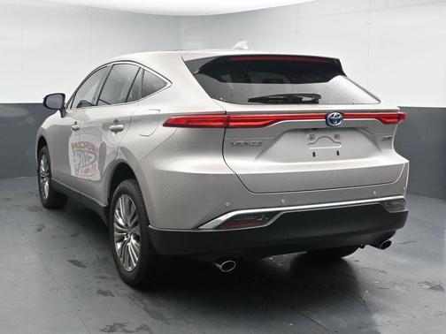 Titanium Glow 2024 Toyota Venza Limited