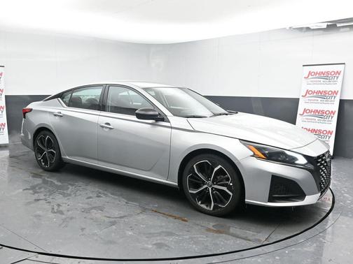 2023 Nissan Altima SR FWD