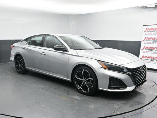 2023 Nissan Altima SR FWD