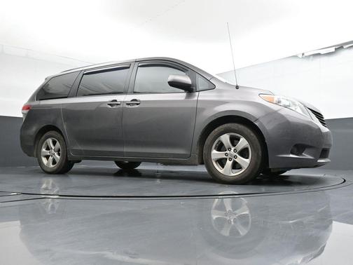 2014 Toyota Sienna LE
